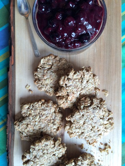 Oatcakes with blueberry sauce